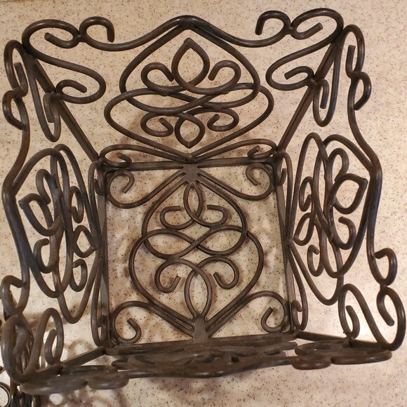 Southern Living at Home Rosedale Plant Holders Set of 2 Wire Baskets - Picture 3 of 13